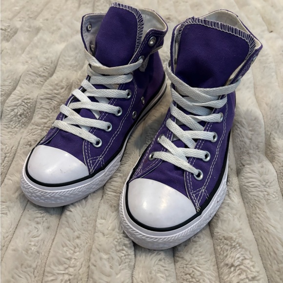 Converse Kids' Purple High Top Sneakers size 2 nwts - Picture 3 of 6
